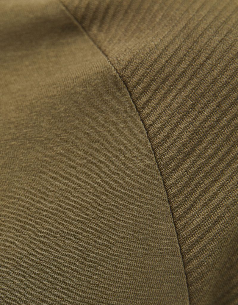 Raglan sleeve T-shirt 5